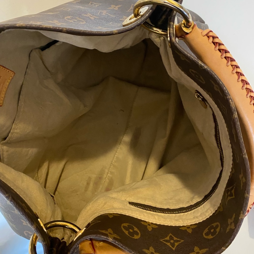 LOUIS VUITTON LV 
MONOGRAM CANVAS ARTSY MM - Picture 14 of 16